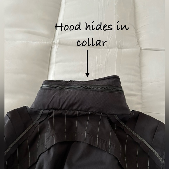 Lululemon Spring Forward Jacket
Black / Sea Stripe Reflective Black / Black - Picture 7 of 10